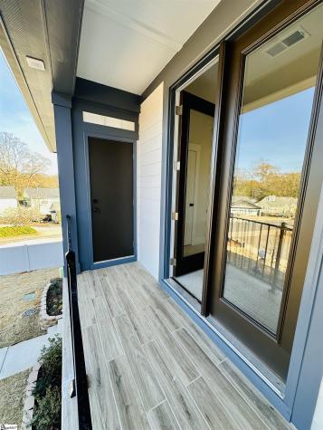 9 Hawthorne Lane Greenville SC 29605