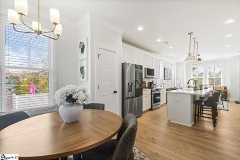 9 Hawthorne Lane Greenville SC 29605