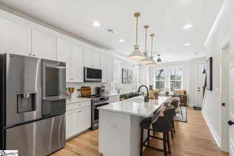 9 Hawthorne Lane Greenville SC 29605