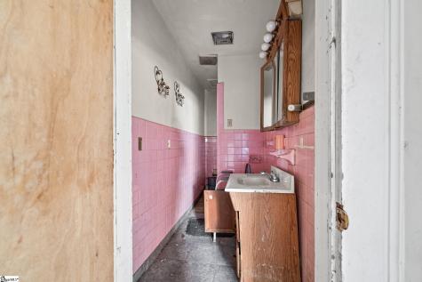 303 Pine Street Seneca SC 29678