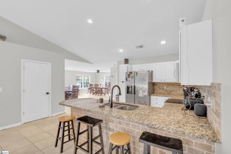 129 Saint James Court Anderson SC 29621