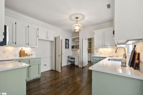 302 Greenview Circle Greenville SC 29609