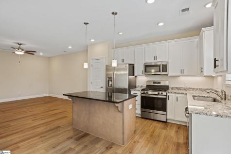 324 Hollenbeck Place Greenville SC 29607