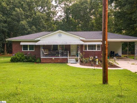 1124 Camelot Forest Belton SC 29627