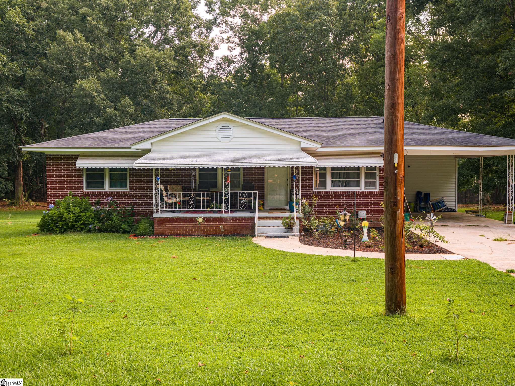 1124 Camelot Forest Belton SC 29627