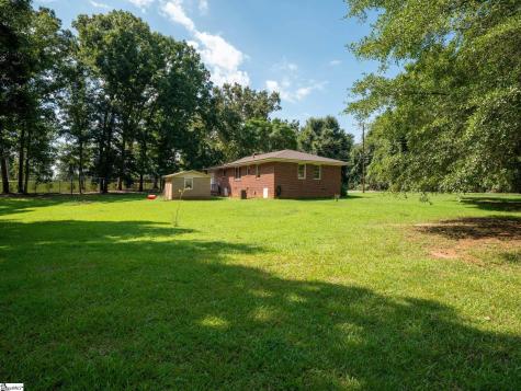 1124 Camelot Forest Belton SC 29627