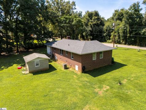 1124 Camelot Forest Belton SC 29627
