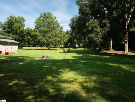 1124 Camelot Forest Belton SC 29627