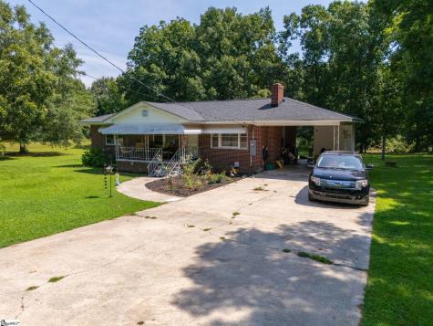 1124 Camelot Forest Belton SC 29627