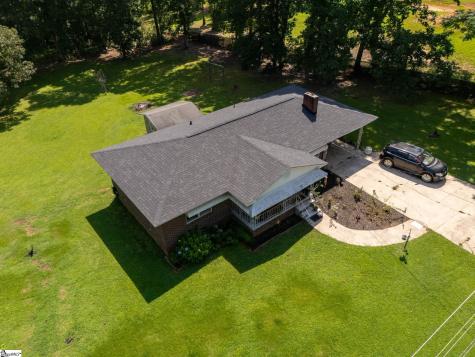 1124 Camelot Forest Belton SC 29627