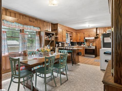 1124 Camelot Forest Belton SC 29627