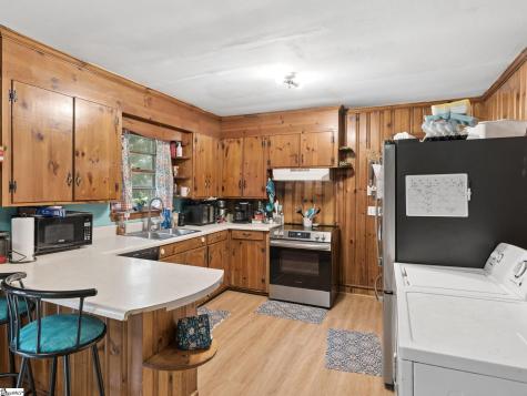 1124 Camelot Forest Belton SC 29627