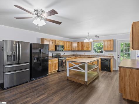1125 Friendship Road Seneca SC 29678