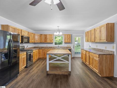 1125 Friendship Road Seneca SC 29678