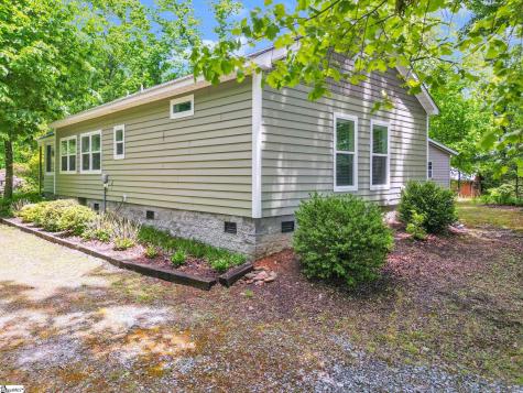 189 Friendly Circle Saluda NC 28773