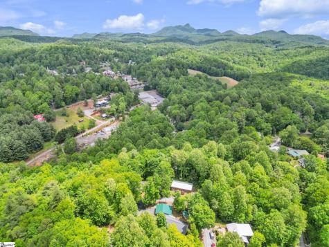 189 Friendly Circle Saluda NC 28773