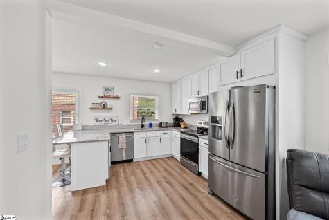 213 Woodview Avenue Spartanburg SC 29306