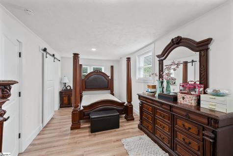 213 Woodview Avenue Spartanburg SC 29306