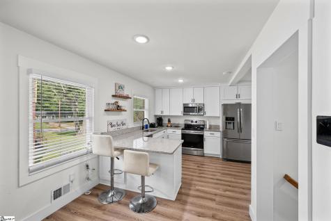 213 Woodview Avenue Spartanburg SC 29306
