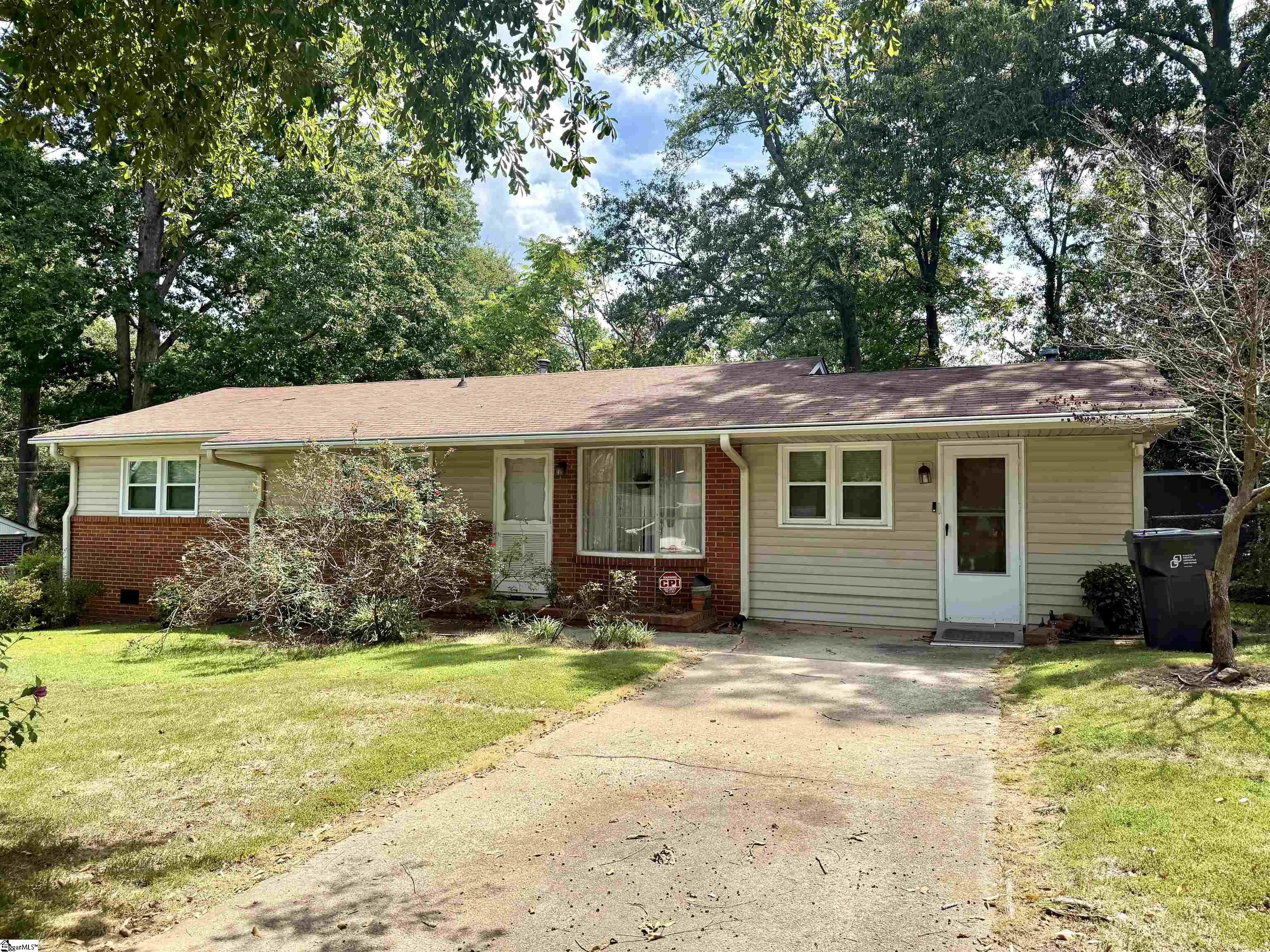 225 W Castle Drive Greenville SC 29605