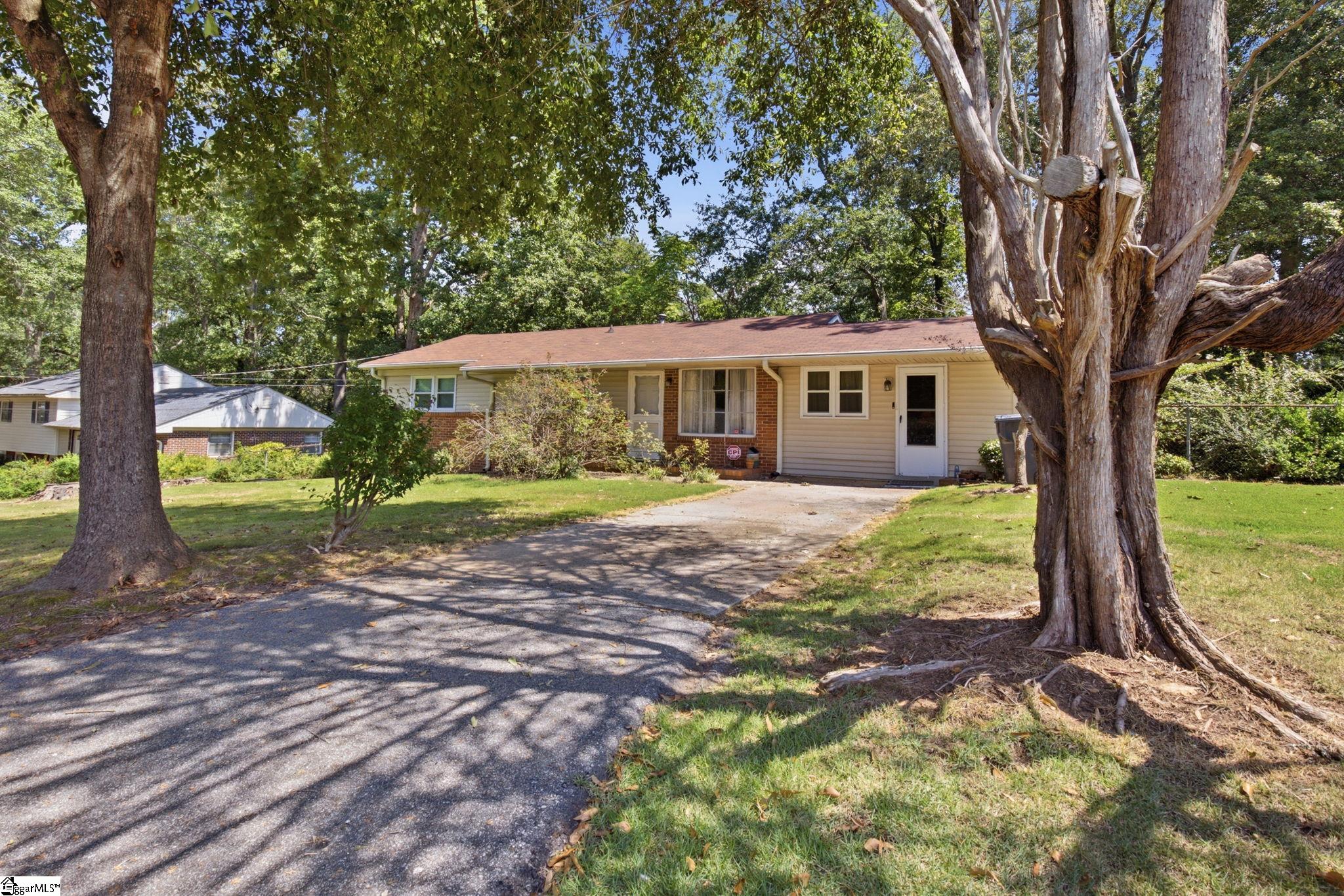 225 W Castle Drive Greenville SC 29605