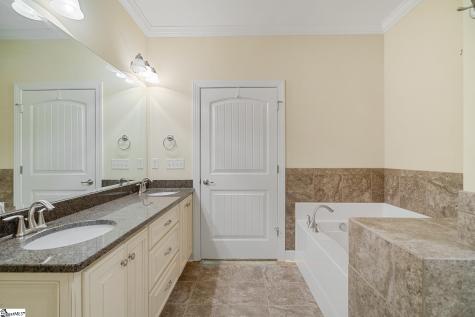 77 Hillsborough Drive Anderson SC 29621