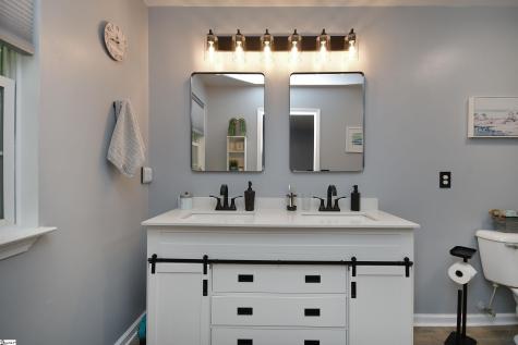 450 Waspnest Road Wellford SC 29385