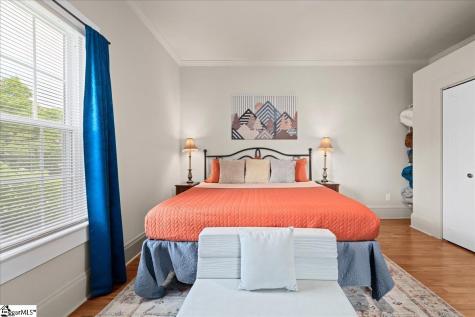 26 W 5th Street Greenville SC 29611