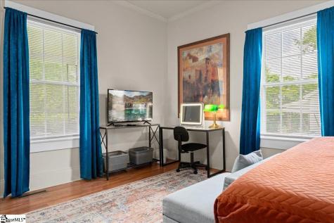 26 W 5th Street Greenville SC 29611