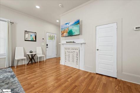 26 W 5th Street Greenville SC 29611