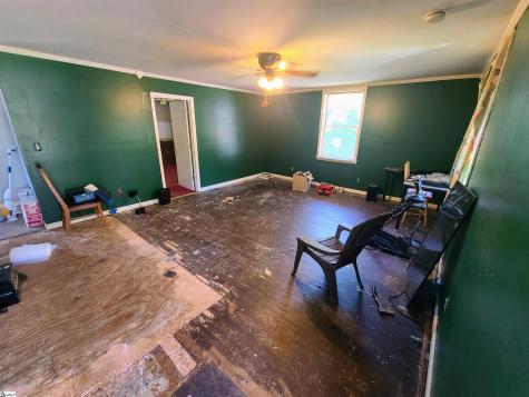 31 Mccaughrin Street Pelzer SC 29669