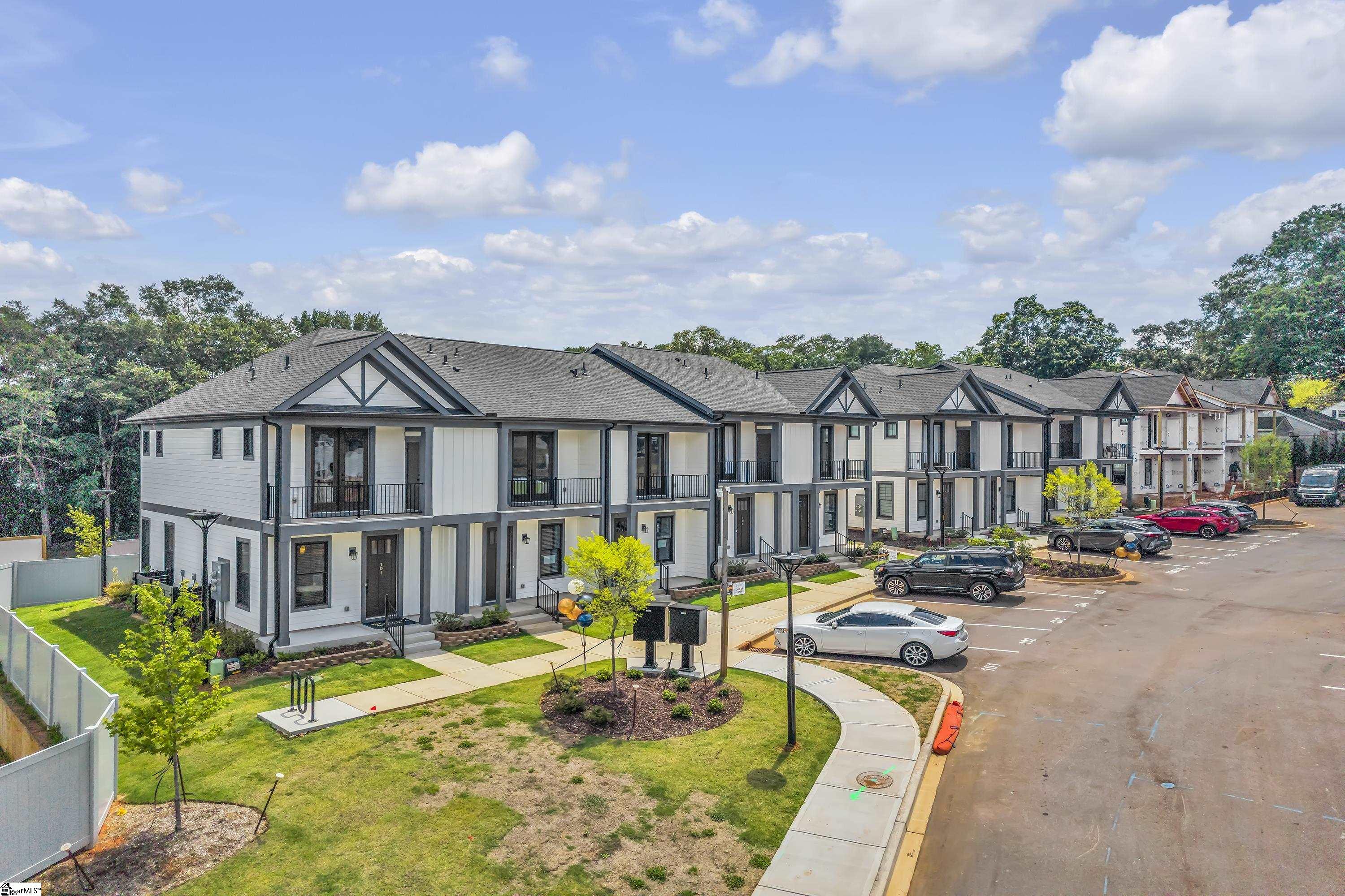 9 Hawthorne Lane Greenville SC 29605