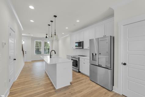 9 Hawthorne Lane Greenville SC 29605
