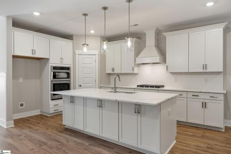 318 Breakwater Lane Seneca SC 29678