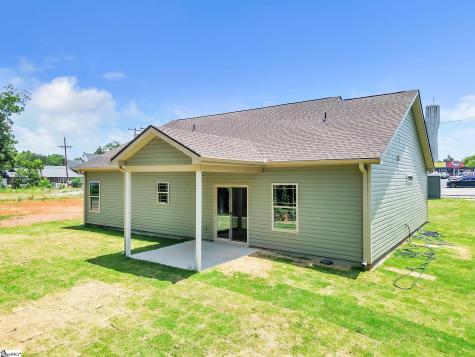110 Saluda Street Belton SC 29672