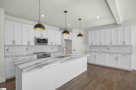8 Village Crest Drive Greenville SC 29607