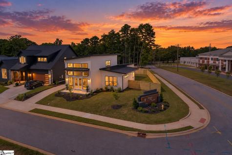 8 Village Crest Drive Greenville SC 29607