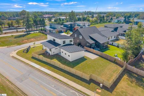 8 Village Crest Drive Greenville SC 29607
