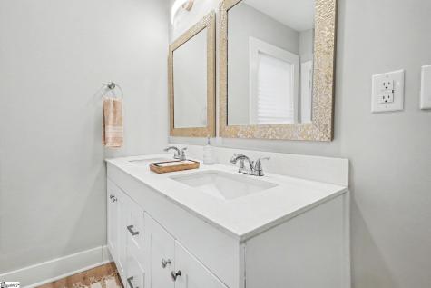 26 2nd Avenue Greenville SC 29609