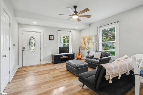 26 2nd Avenue Greenville SC 29609