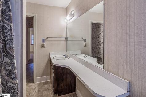 1 B Heritage Court Greenville SC 29615