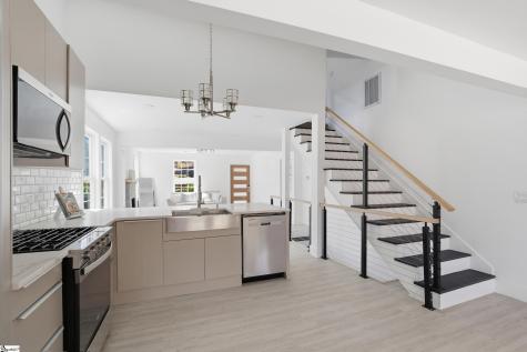 14 Hawthorne Lane Greenville SC 29605