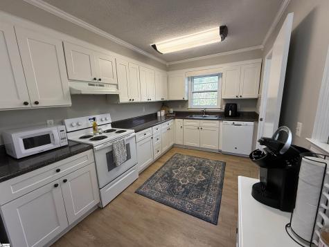 102 W Maple Street Clinton SC 29325