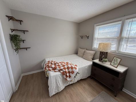 102 W Maple Street Clinton SC 29325