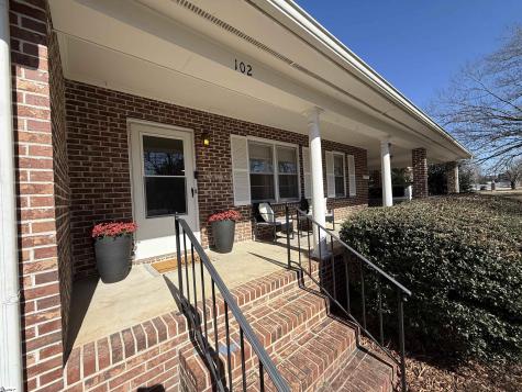102 W Maple Street Clinton SC 29325