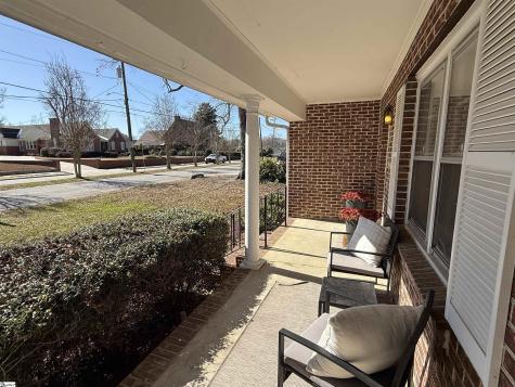 102 W Maple Street Clinton SC 29325