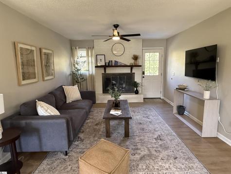 102 W Maple Street Clinton SC 29325