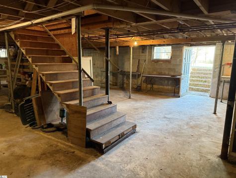 600 N Adair Street Clinton SC 29325