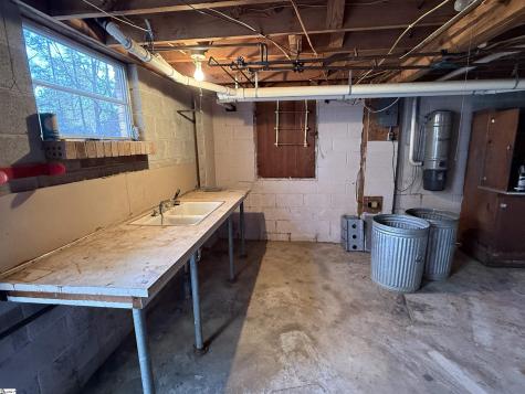 600 N Adair Street Clinton SC 29325