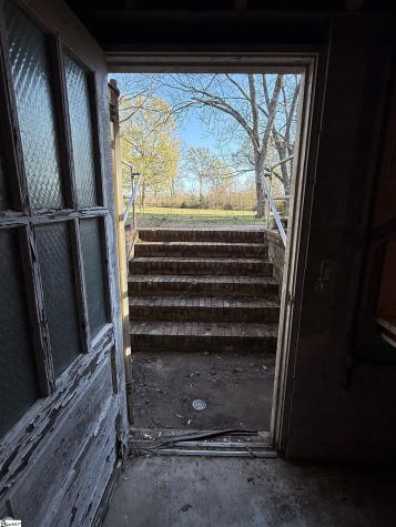 600 N Adair Street Clinton SC 29325